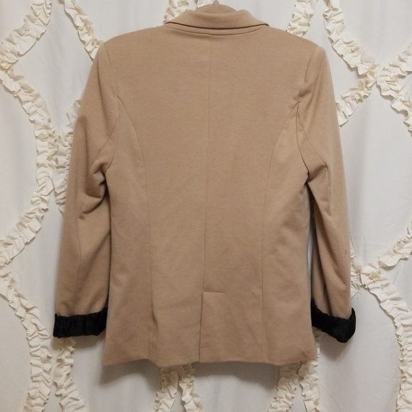 Blazer - Picture 3 of 3